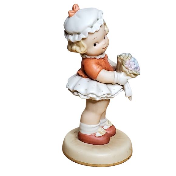 Memories of Yesterday I'm the Girl for You 1993 Membership Porcelain Figurine - Picture 2 of 8